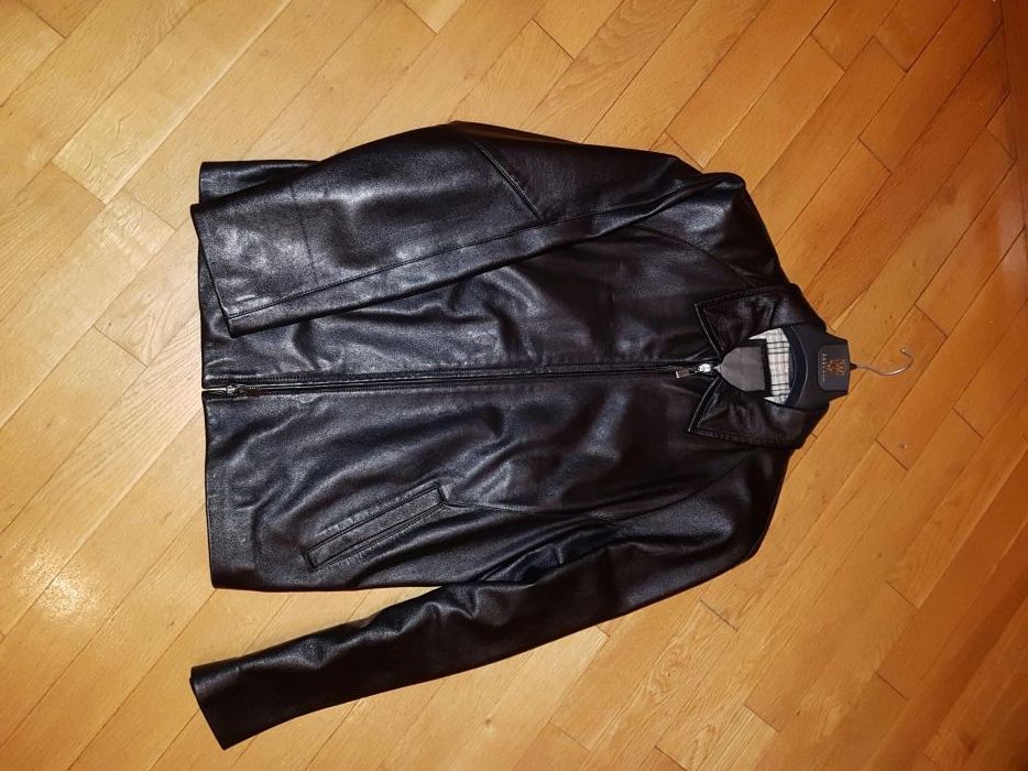 Кожаная куртка размер L