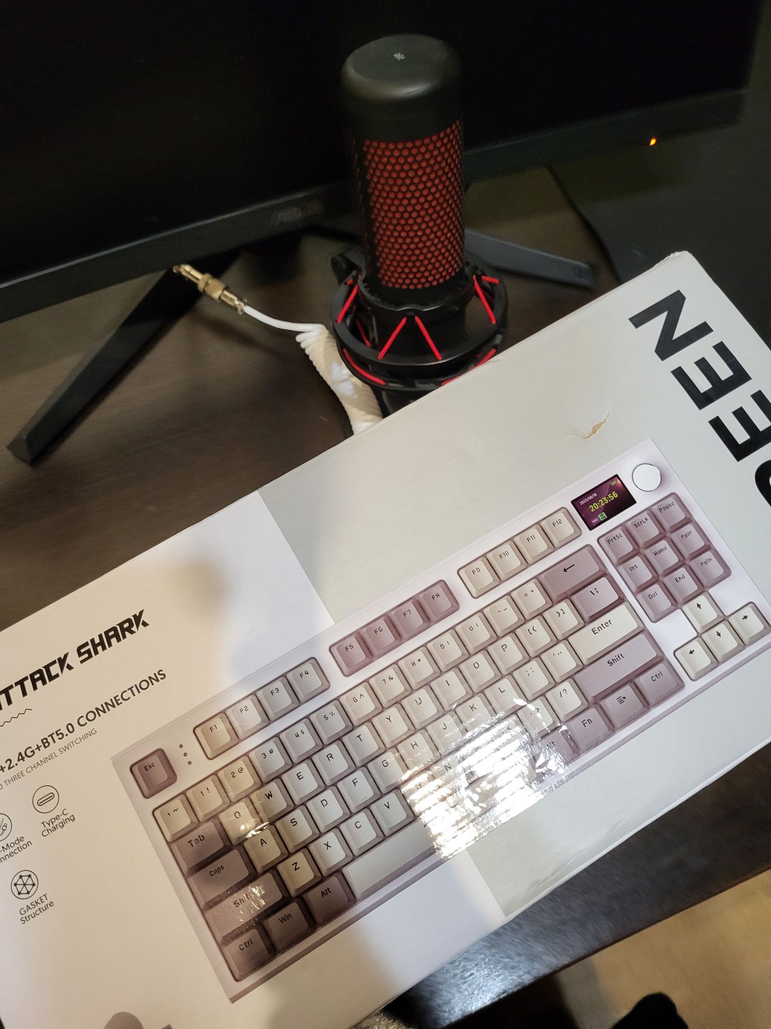 Клавиатура с экраном Attack Shark K86
