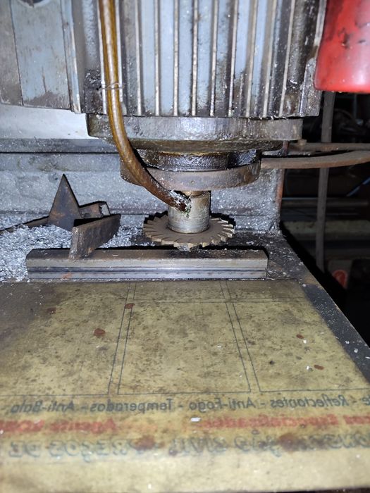 Entalhadeira ou fresadora de entalhar