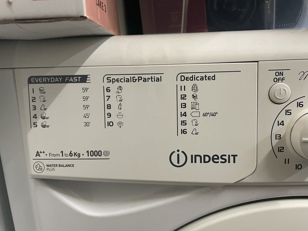 Máquina da lavar roupa - Indesit 6 kg