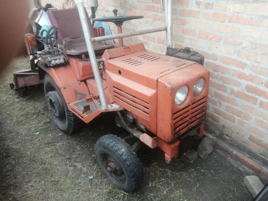 Продам трактор т-012 дизель
