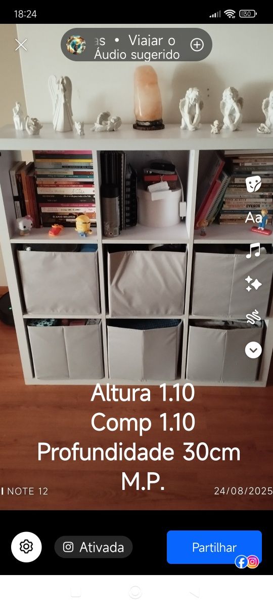 Móvel branco 9 cubos em madeira