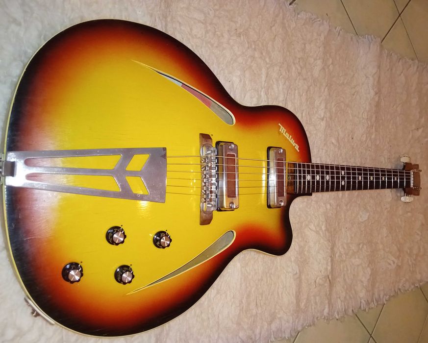 Wiekowa gitara akustyczno-elektryczna DEFIL MALWA lata 80