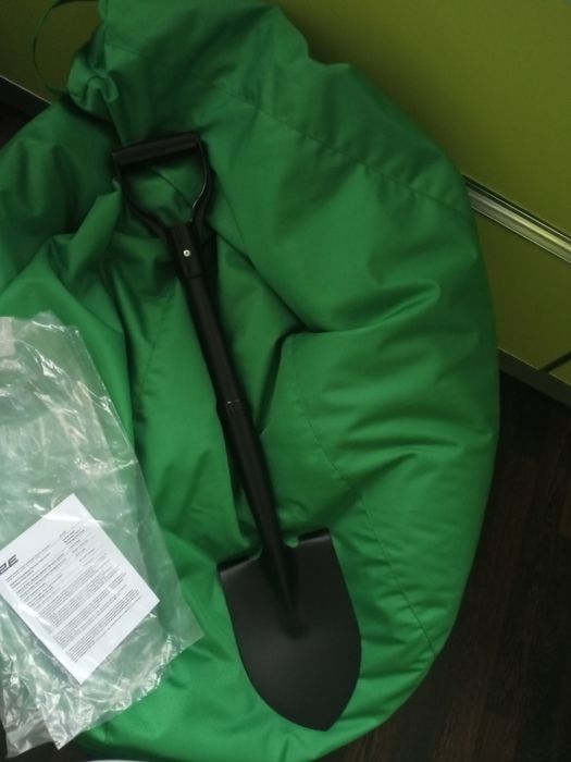 Лопата  автомобільна, садова ,саперна, штикова сталева  з ручкою.