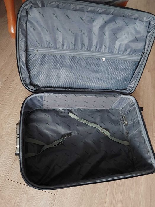 Walizka podróżna na kółkach