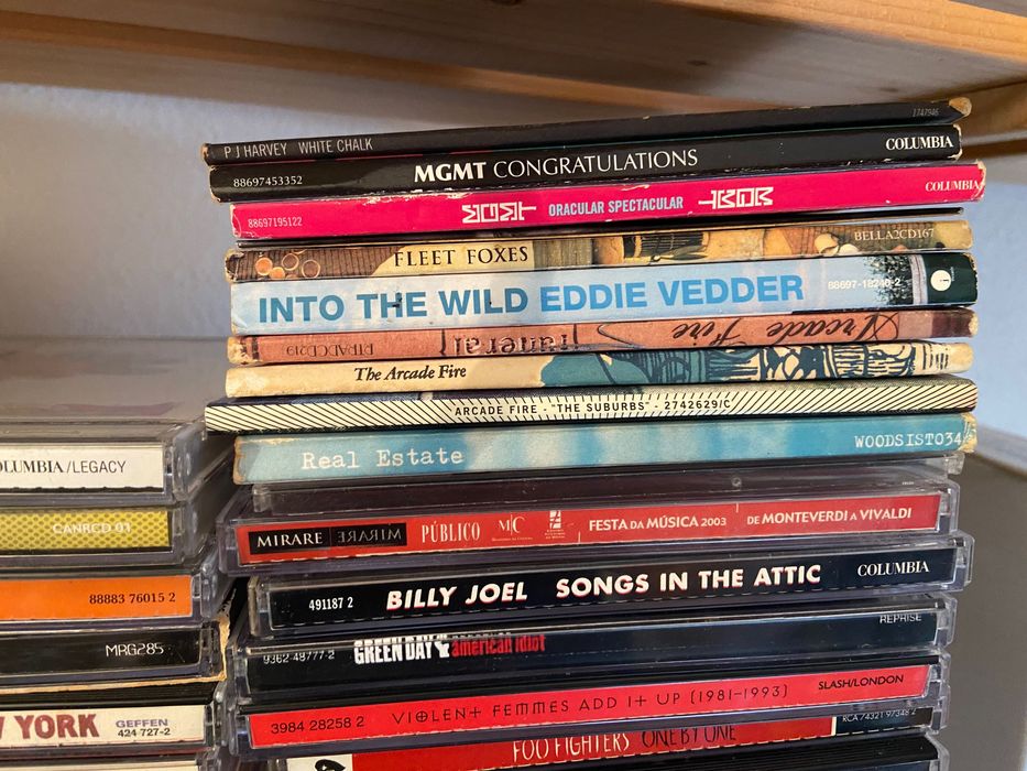 Coleção de c. 100 CDs