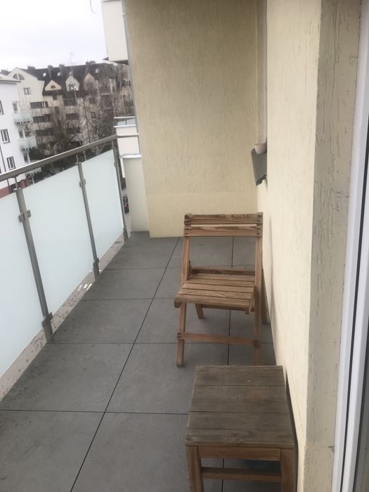 Pokoj  jednoosobowy ok 20 m2 z balkonem Kabaty