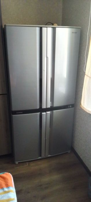 Холодильник Sharp SJ-F77PC-SL