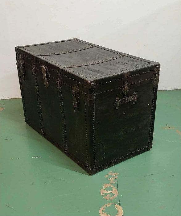 Antiga e Original Arca / Mala de Enxoval. RESTAURADA!