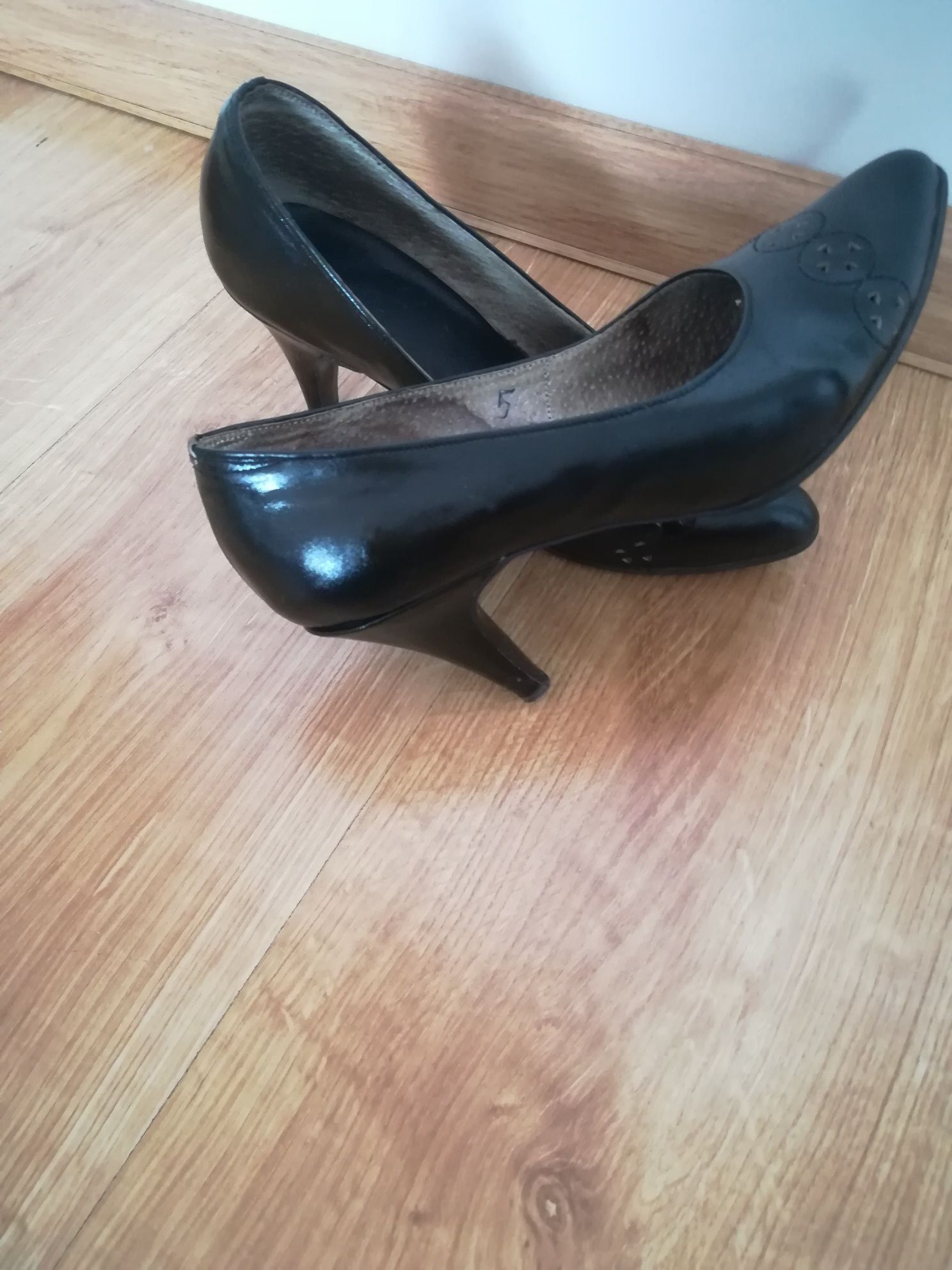 Buty na obcasie czółenka damskie roz 35