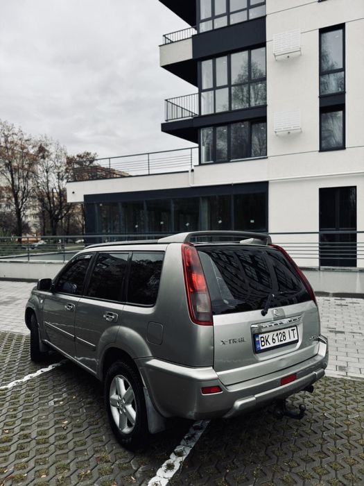 Nissan X-Trail 2006 рік 2.2 дизель механіка 6-ступка