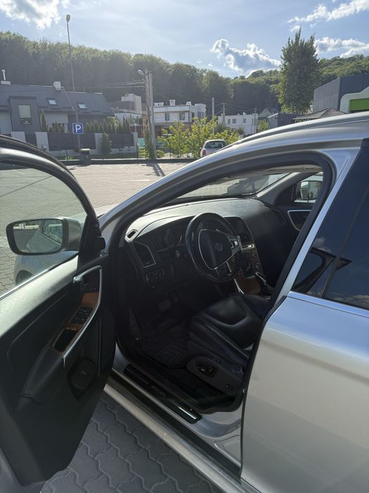 Volvo XC60 2016 2.0 бензин