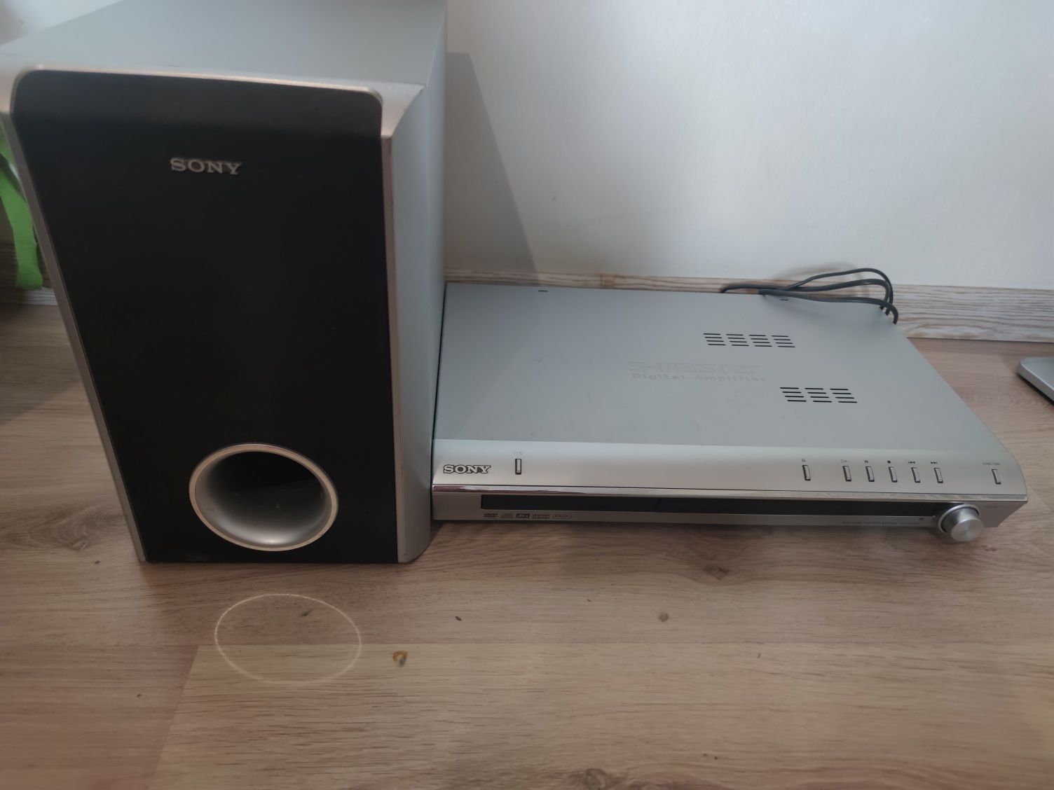 Домашний кинотеатр Sony DAV-DZ 100