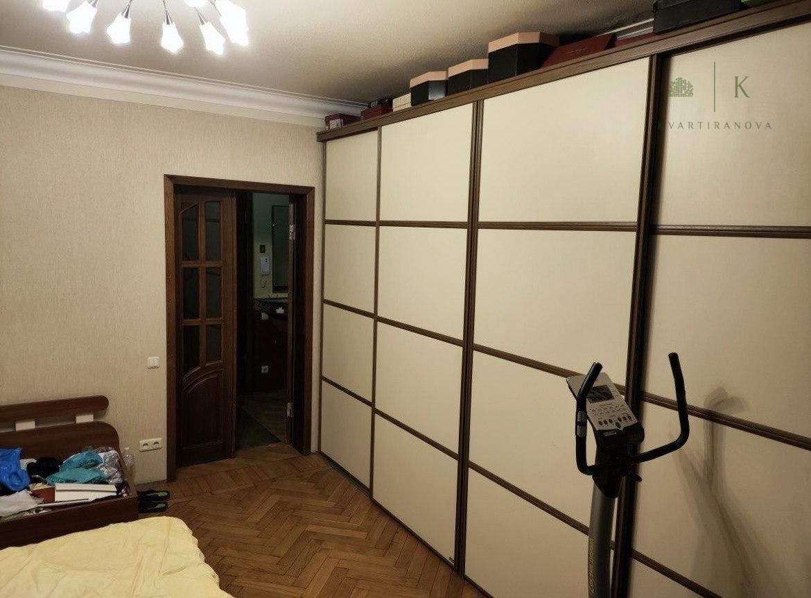 Продам 3к квартиру с ремонтом пл.Конституции, дом со шпилем