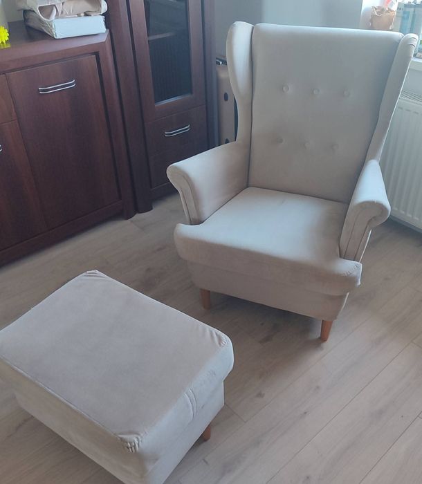 Piękny fotel z pufa welurowy BODZIO