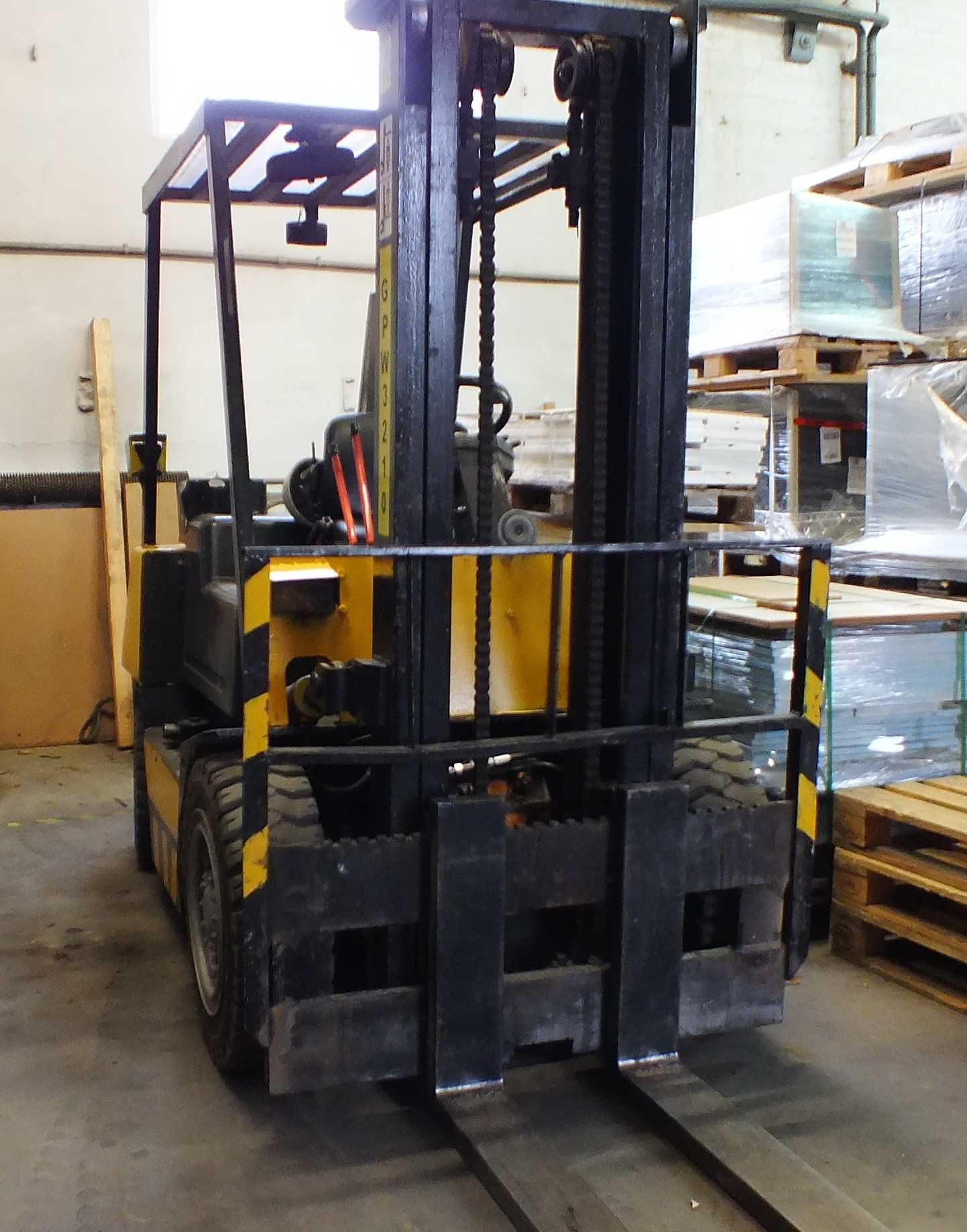 Wózek widłowy spalinowy 3,2 tony, ZREMB, typ GPW-3210