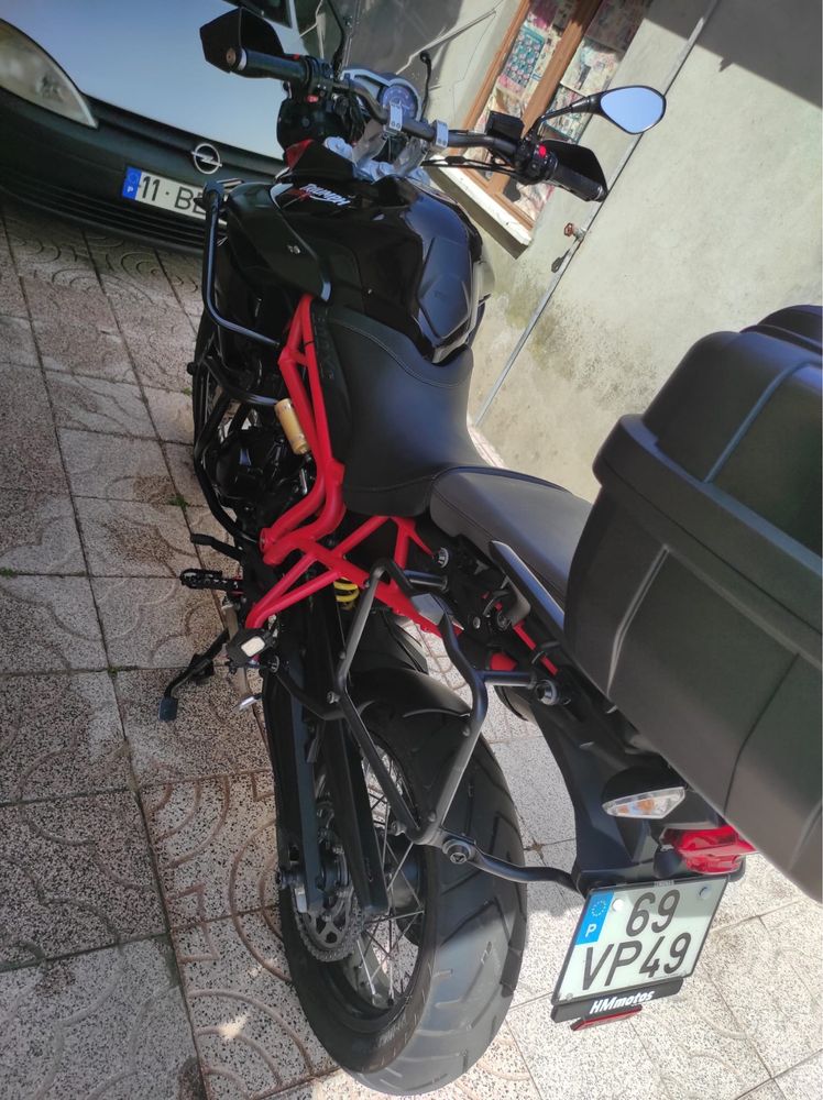 Triumph tiger 800