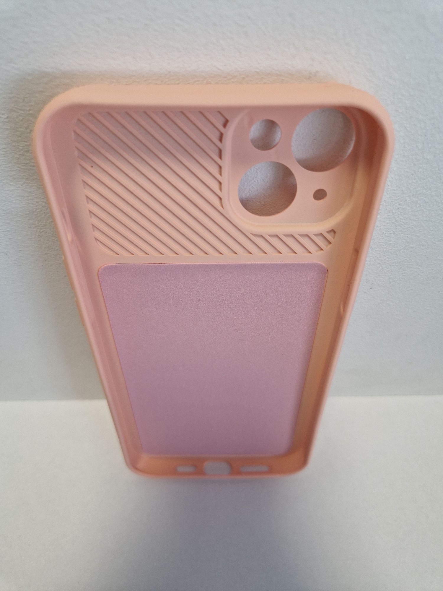 Camshield Soft do Iphone 14 Plus Łososiowy