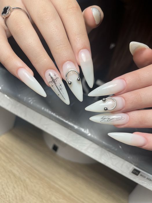 Маникюр на Победе