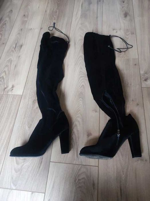 Zamszowe kozaki za kolano – rozmiar 39, czarne – Renée