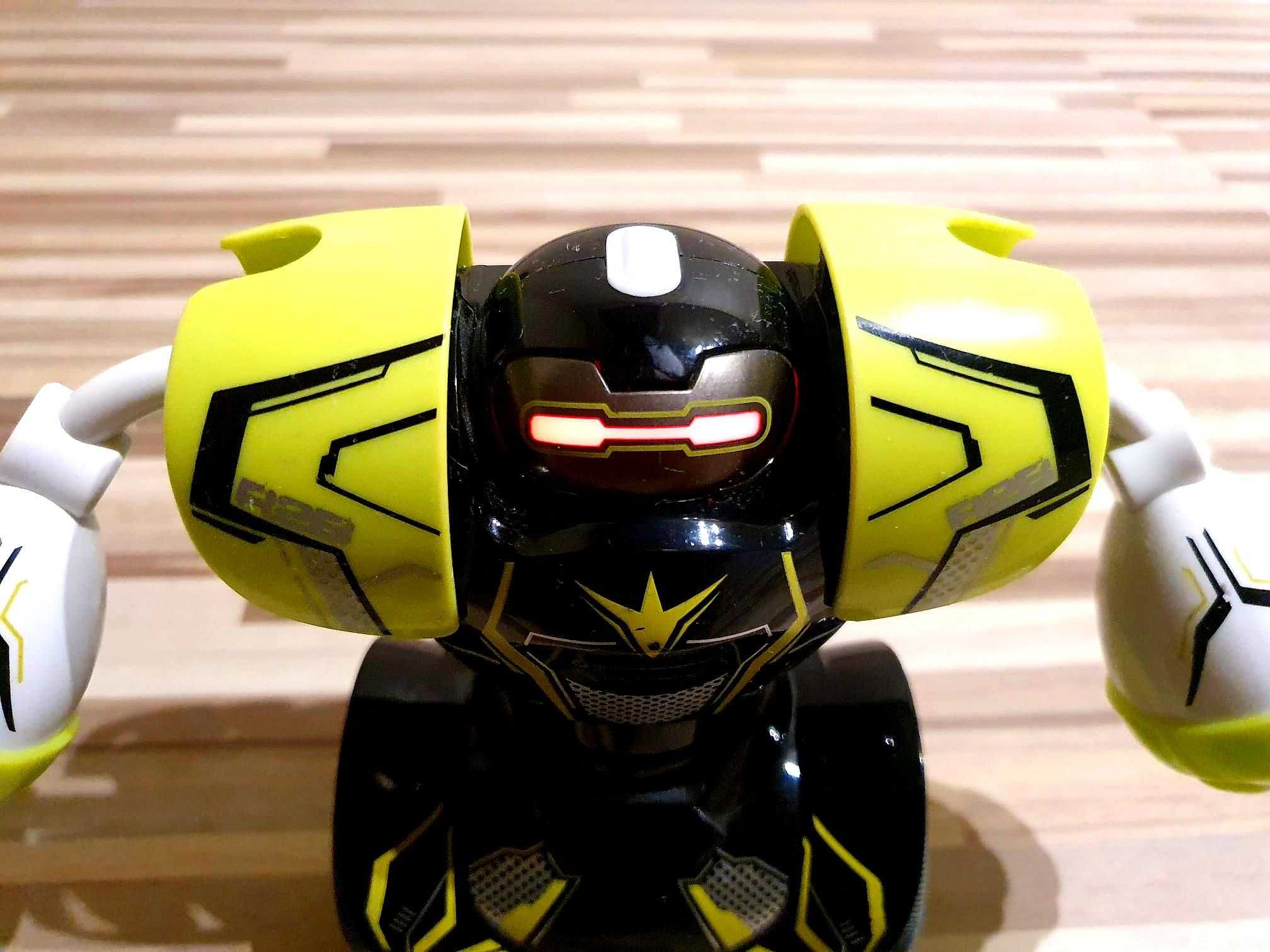 Silverlit Robo Kombat – Zdalnie sterowany robot bokser + pilot