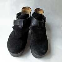 Botim preto, calçado português
