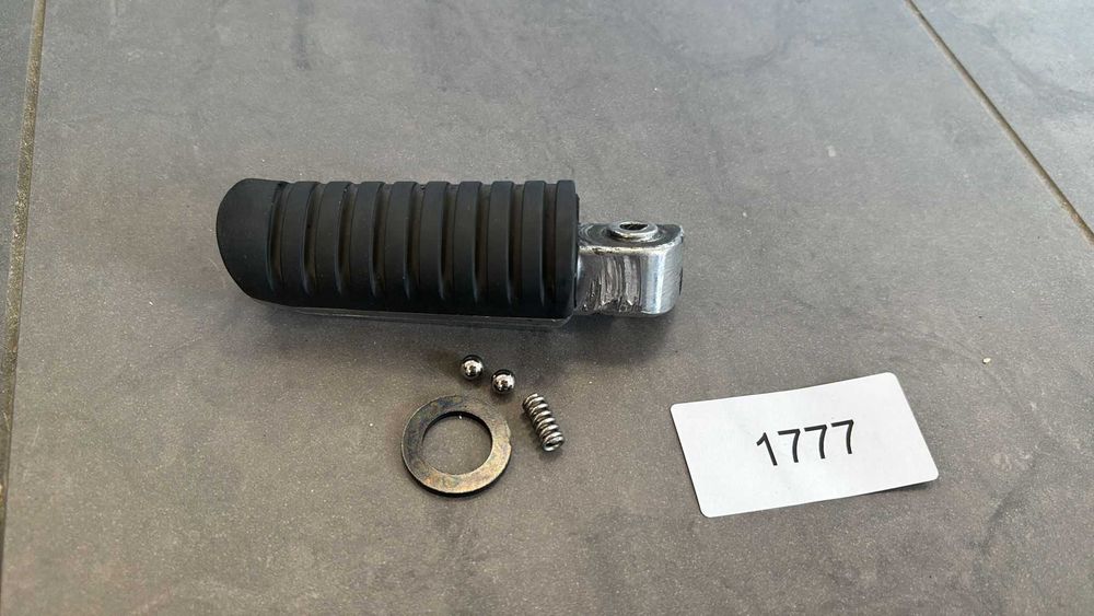 Podnóżek Pasażera Lewy Kawasaki Versys 650. 2015-21 [1777]