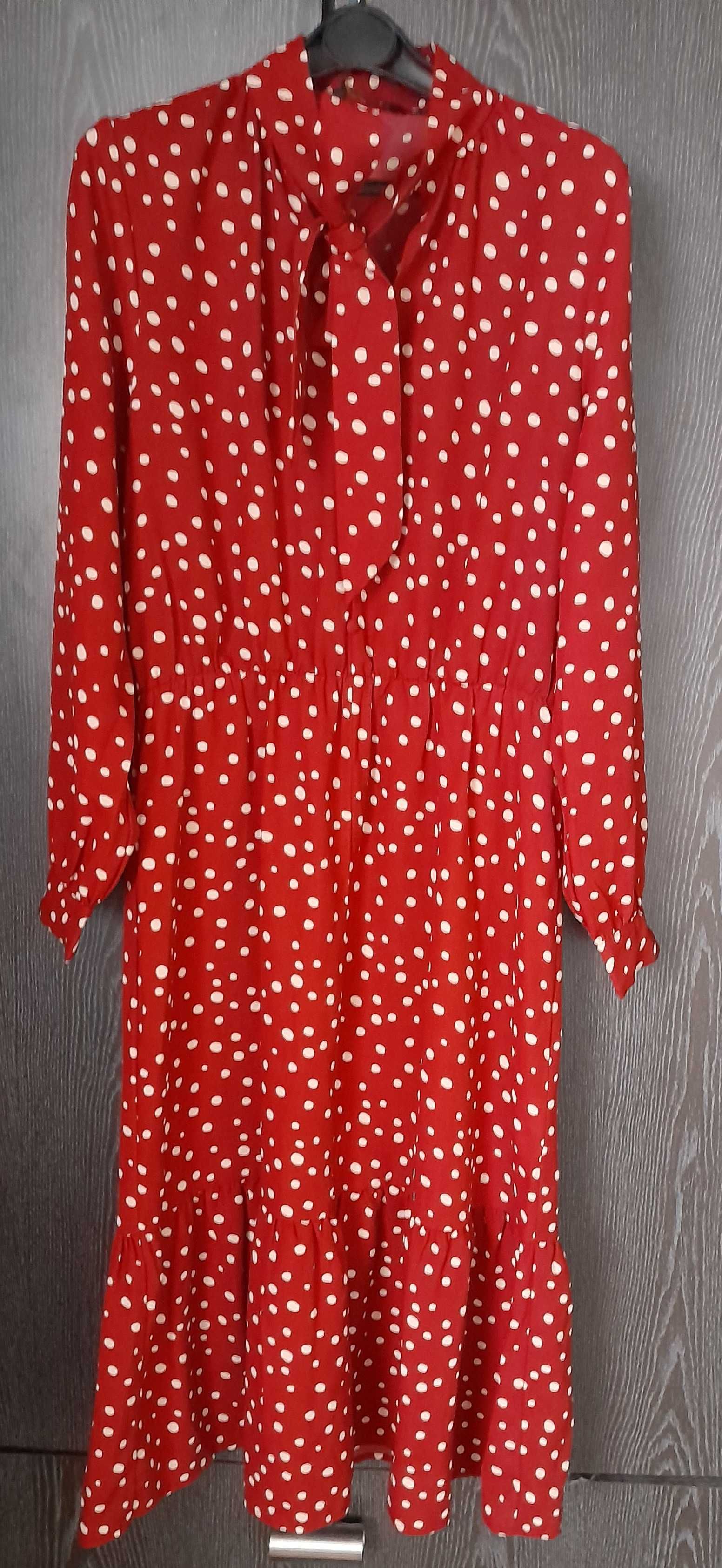 Vendo vestido vermelho