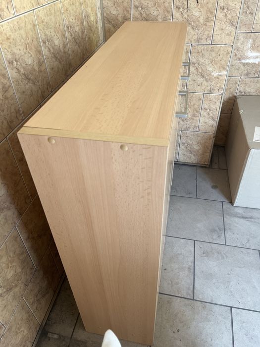 Wąska szafka do korytarza przedpokoju