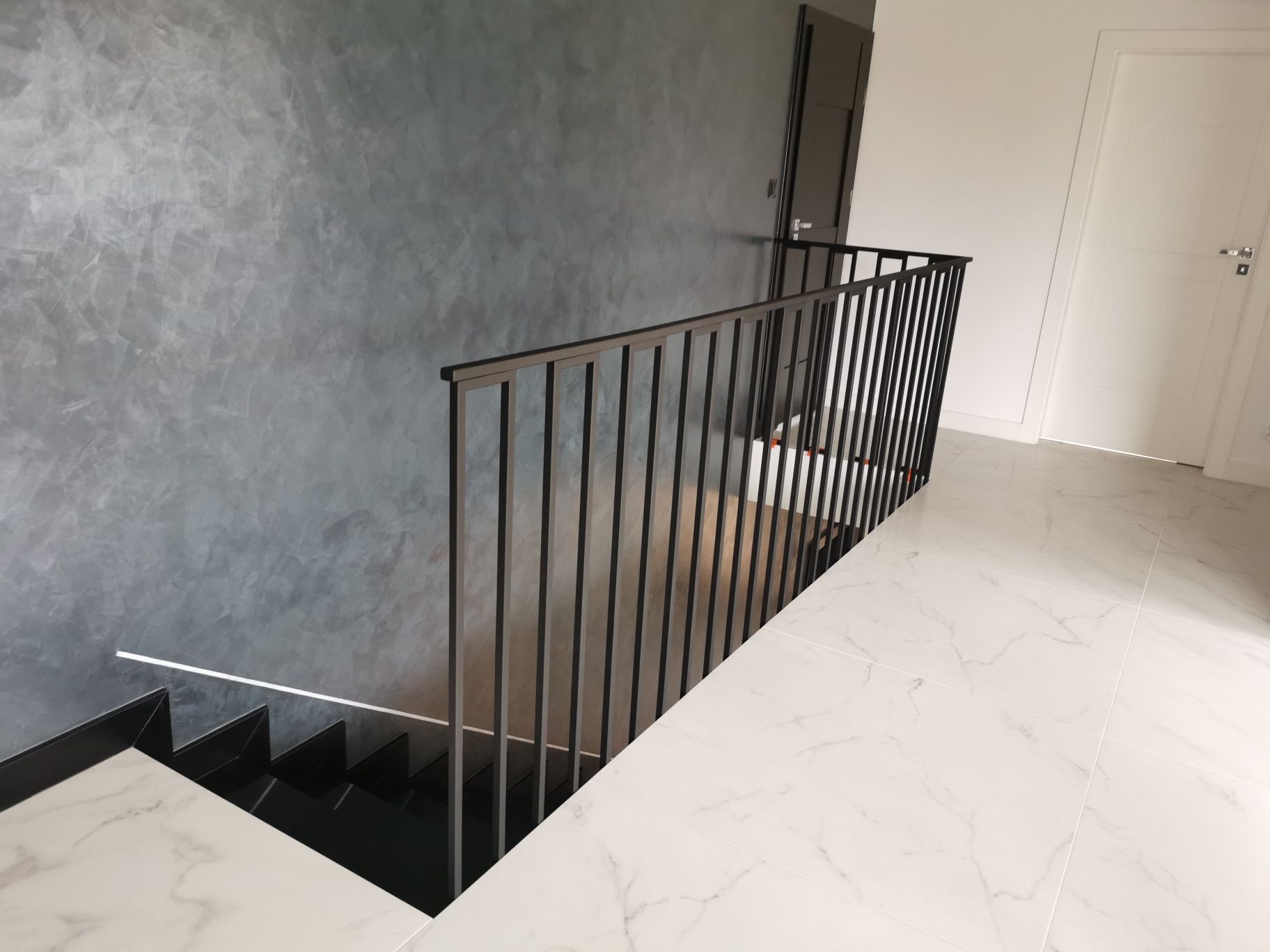 Schody.Balustrady wewnętrzne i zewnętrzne.Schody metalowe
