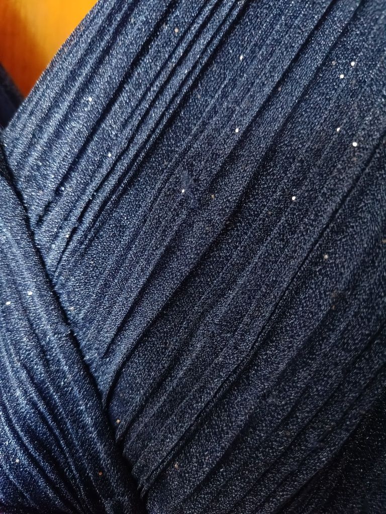 Vestido de cerimónia novo azul marinho com brilhantes.