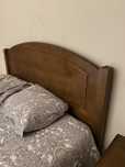 Estrutura de cama + 2 mesas de cabeceira