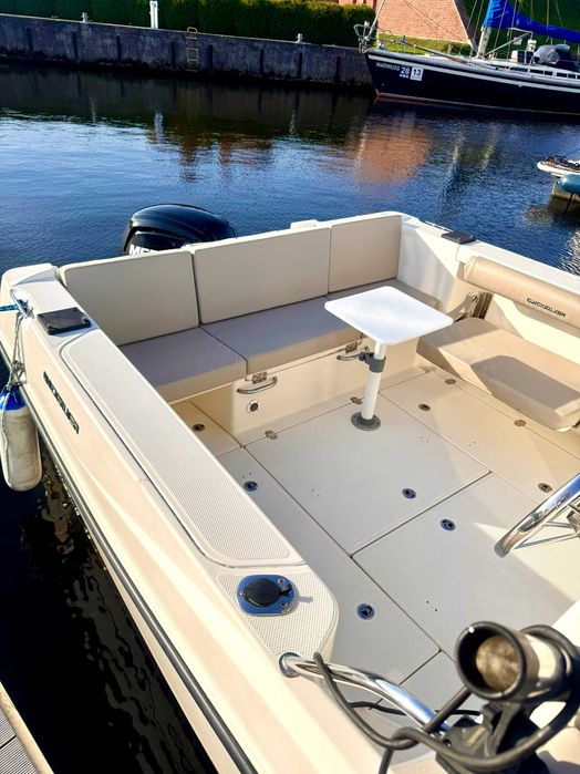 Motorówka Quicksilver 605 Pilothouse