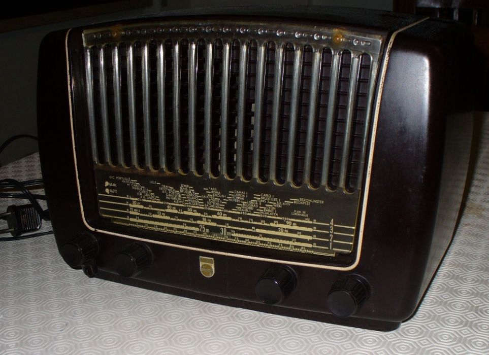 Radio antigo Philips model BX416A 50 - ano de 1952