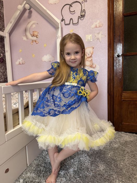 Свʼяткова сукня, українка, пишна, фатинова, жовта, синя, 92,98. 4 роки
