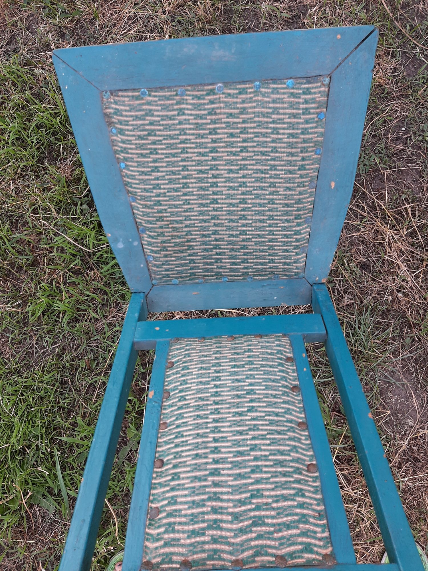 Деревьяный старинный стул
