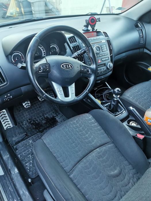 Kia ceed 2009 1.6 crdi 90km