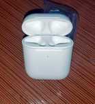 Apple Pods EMC3185 - A 1938/Док станция от наушников, с кейсом.