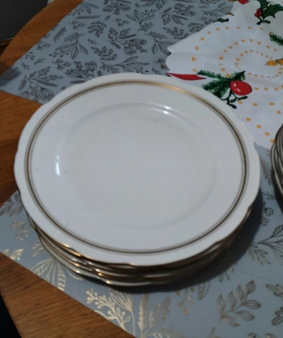 Serwis obiadowy porcelana na 6 osób że złota nitka z Chodzieży