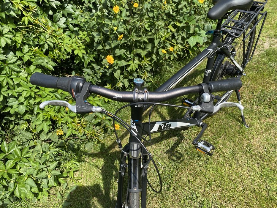 Rower trekkingowy KTM Ultralite 8 koła 28 cali 21 biegów V-brake