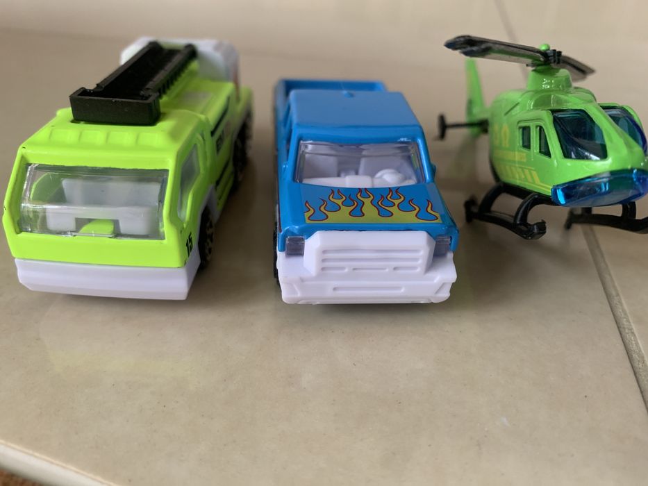 Parking garaz zabawka z elektryczna winda