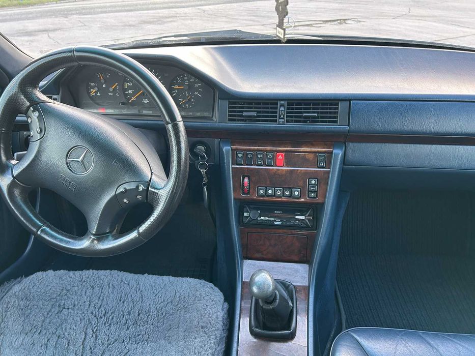 Mercedes 124 E250 TD * klimatyzacja * skóra * zarejestrowany