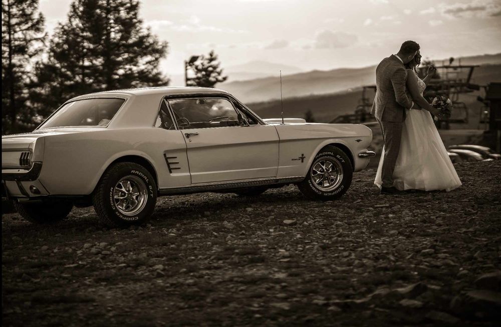 Ford Mustang V8 1966 na wesele ślub sesję