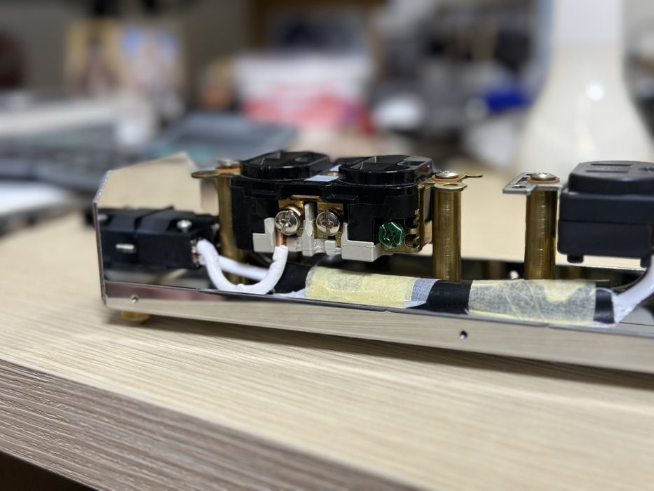 Дистриб'ютор Oyaide MTB-4 NEMA стандарт