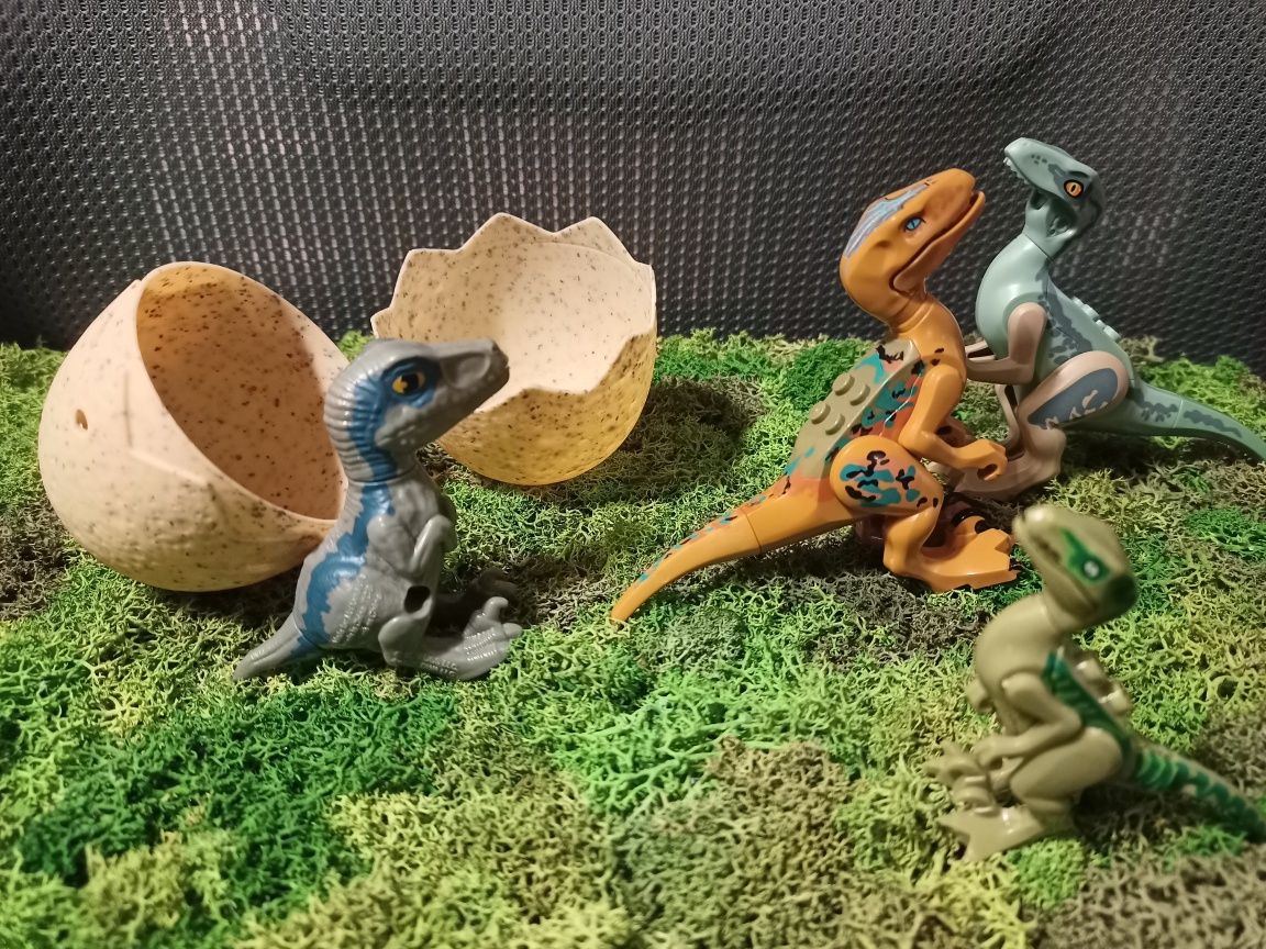 Игрушки  динозаврики