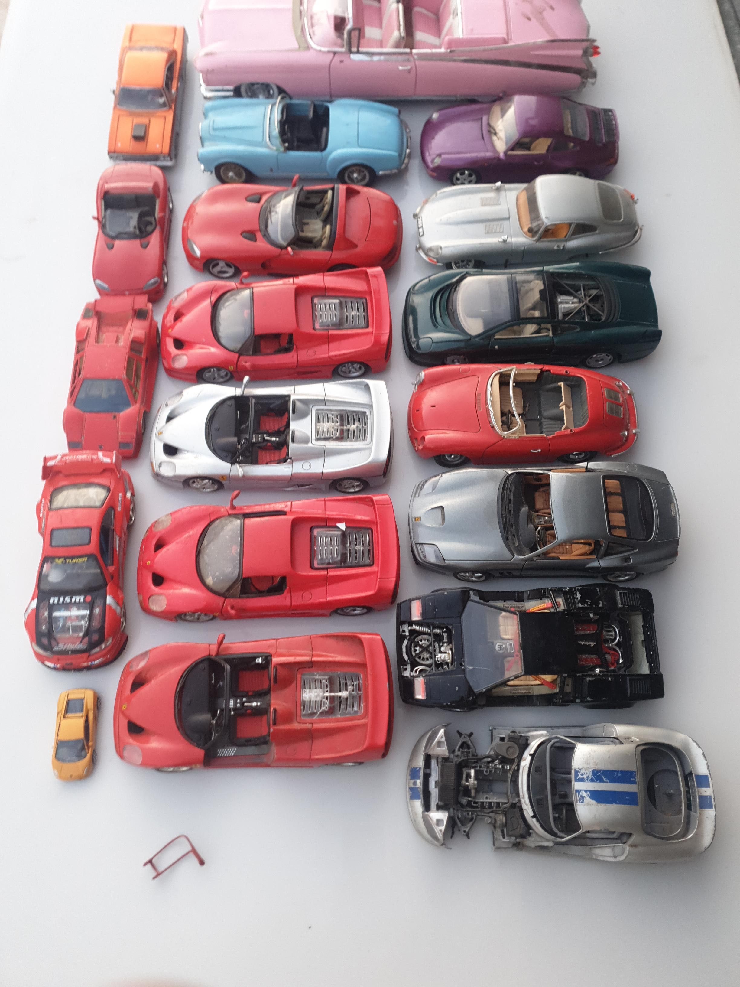 Carros Miniaturas - Maisto / Bburago - 1/12 / 1/18 / 1/24