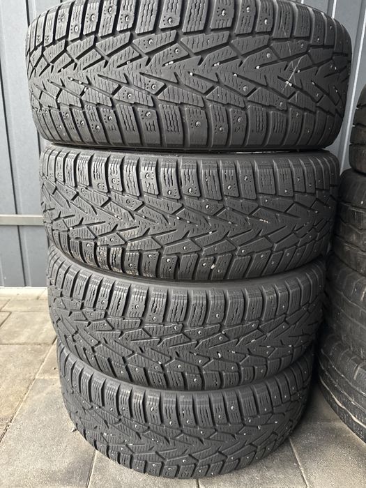 Шини резина 215/65/16 r16 Nokian комплект зимні