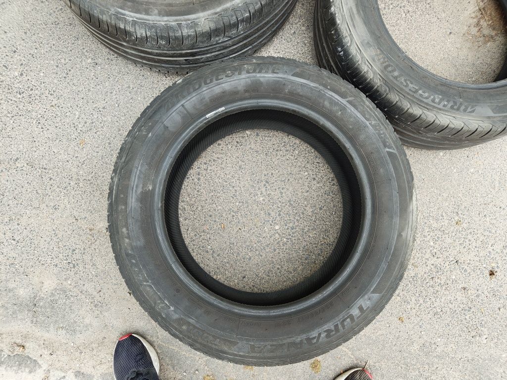 Opony Bridgestone Turanza 4szt T001 235/55R17 99W