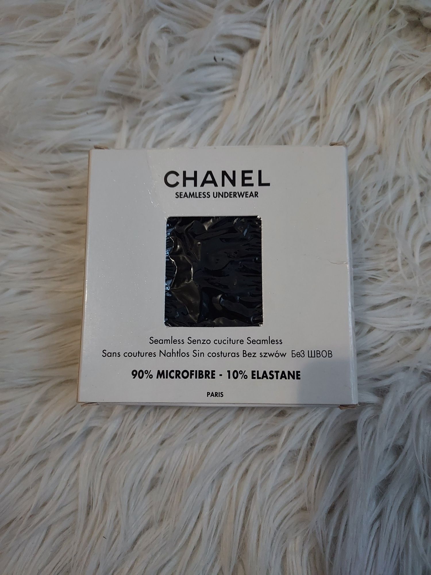 Nowe  stringi Chanel