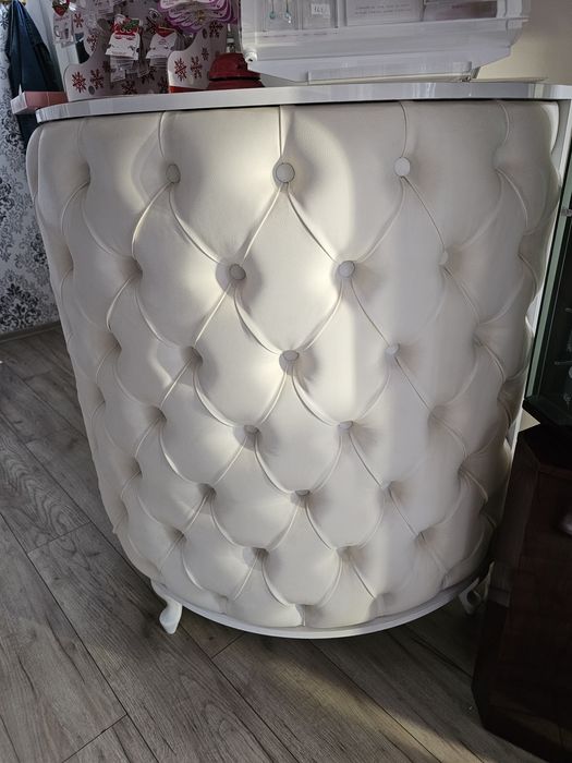 Recepcja Ayala glamour pikowana tapicerowana półokrągła solidna